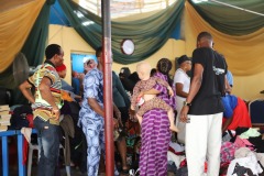 PARTICIPANTS SELECTING THEIR FREE ITEMS